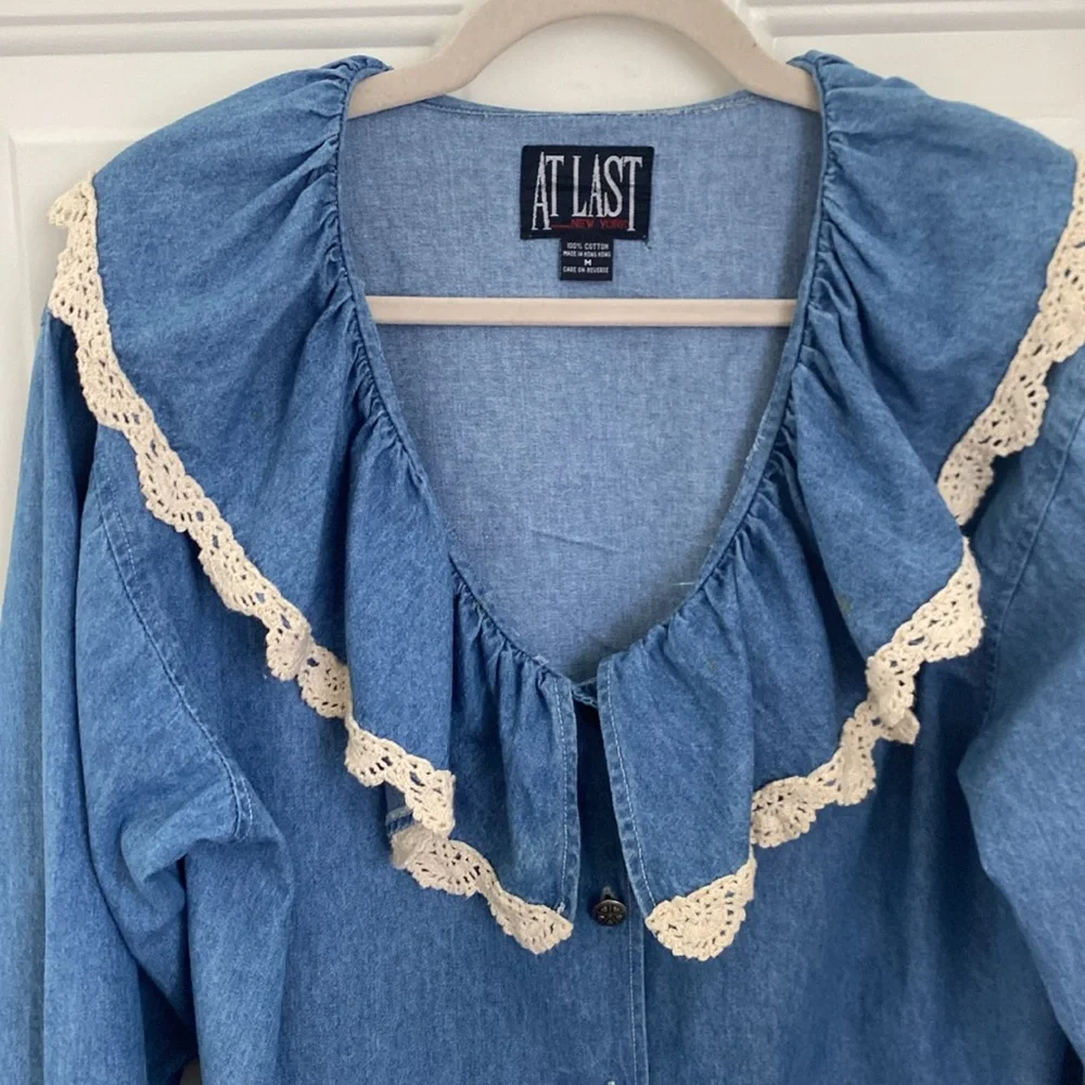 Vintage Denim Big Ruffle Crochet Scallop Collar Shirt. Medium Made in Hong Kong - Picture 2 of 11